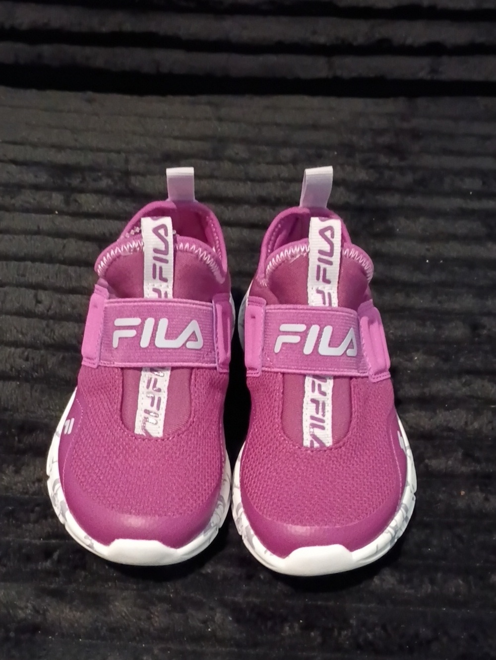 Fila Girls' Pink Slip-On Sneakers New - Picture 2 of 6